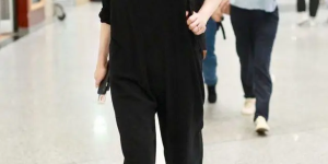 Faye Wong’s style is really low-key. Wearing a ripped T-shirt doesn’t look like a celebrity (tight pants have no intention of showing off her good figure)