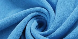 What kind of fabric is polar fleece (what are the advantages of this fabric)