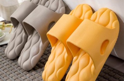 Characteristics of PVC and EVA slippers (which one is more durable, EVA slippers or PVC slippers)