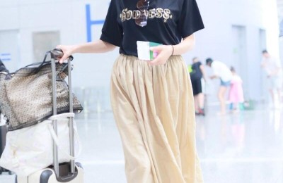 Lin Chiling’s style reveals her shortcomings (the navel-baring sweatshirt and tight pants look embarrassing, but she has good looks)